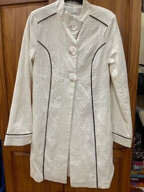 pop Pure White Textured Trench Coat with Black Piping